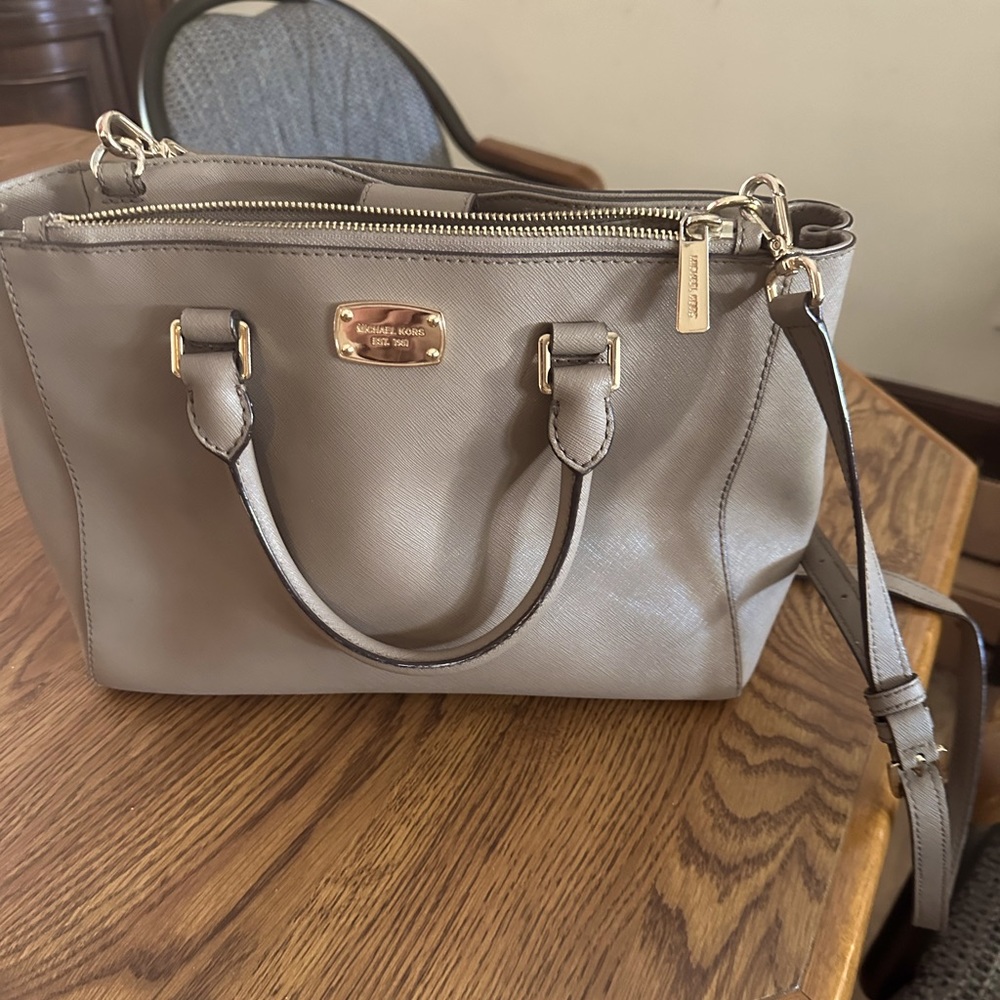 Michael Kors purse / crossbody